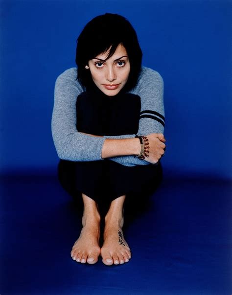 natalie imbruglia feet